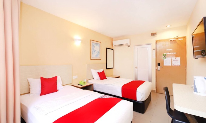 Kampung Melayu Sempalit Hotel | Super OYO 635 Seven Days Hotel