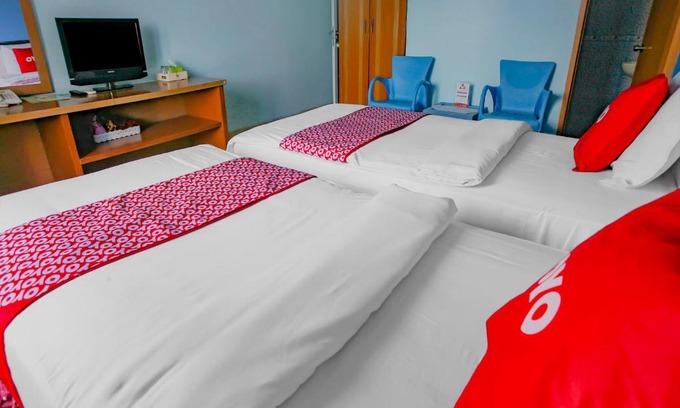 Pangkalpinang Hotel | Super OYO 90072 Apri Inn Syariah