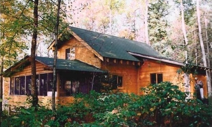 New Post Cabin | Super Private.Amazing Lake Views.Log Cabin Solitude!