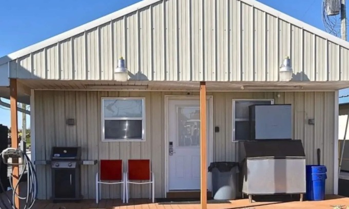 Venice Boat Rental | "Super Strike 1" houseboat - 2 BR/1.5 BA in Cypress Cove Marina - 6 beds