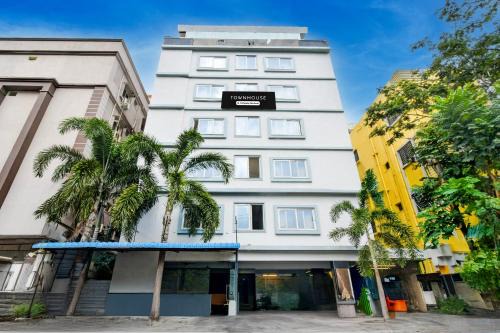 HITEC City Hotel | Super Townhouse HiTech city Hyderabad