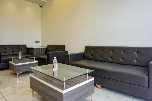 Pimpri Colony Hotel | Super Townhouse Poona Royal