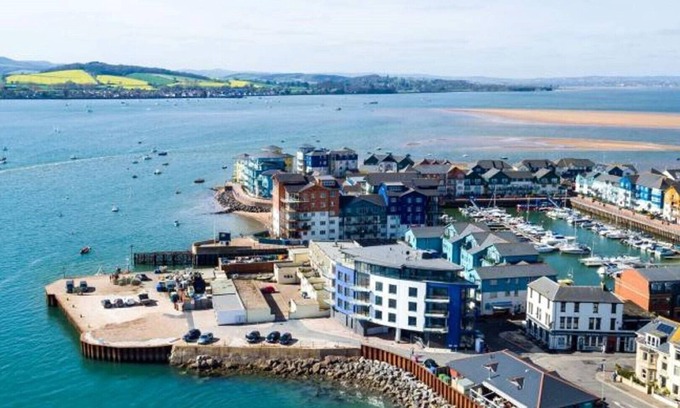 Exmouth Apartment | Super two bedroom apartment on Exmouth quay