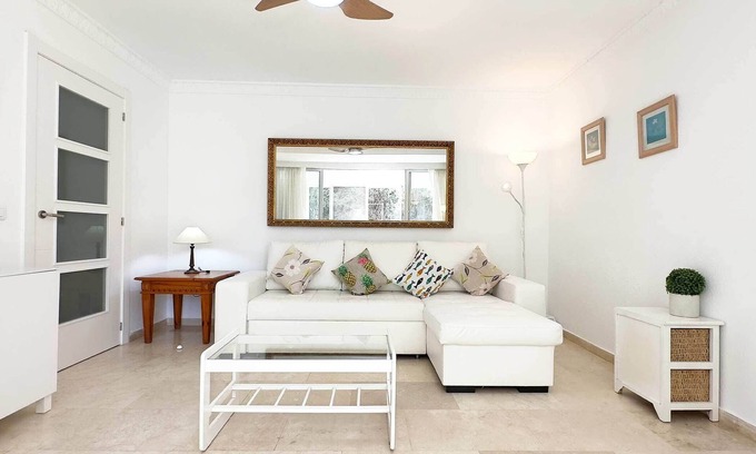 Marbella City Centre Apartment | Superb 1-Bedroom Apartment in Marbella Centre