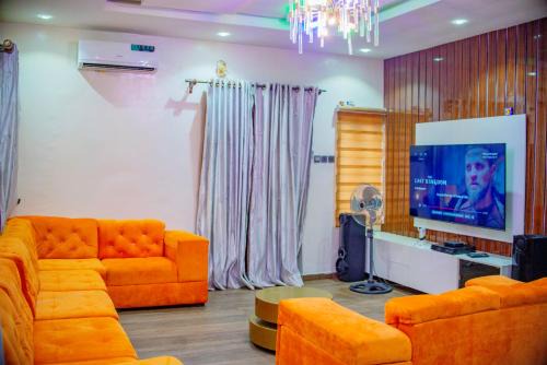 Alimosho Apartment | Superb 2-Bedroom Duplex FAST WiFi+24Hrs Power
