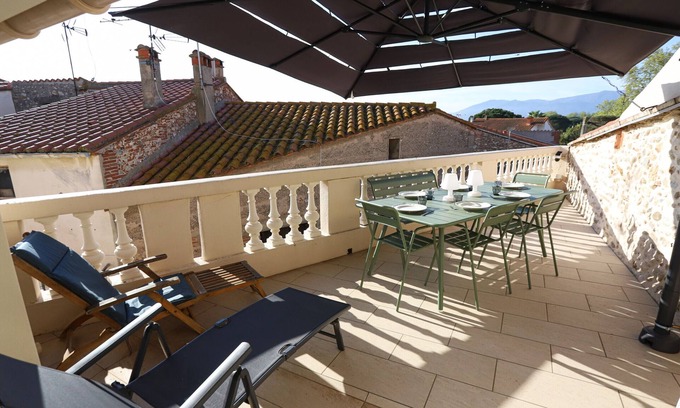 Latour-Bas-Elne Ski Chalet | Superb 3-star house with terrace just minutes from the beaches