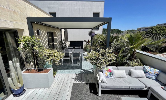 Bastide Apartment | Superb 75m2 apartment, 40m2 terrace facing south, 2 bedrooms. Near downtown