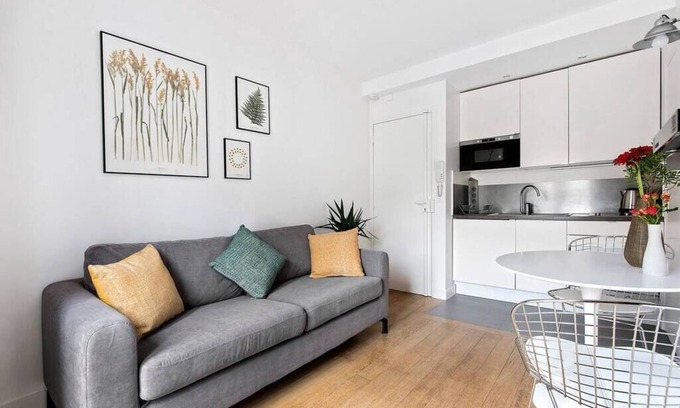 Quartier du Mail Apartment | Superb apartment with balcony in the heart of Montorgueil