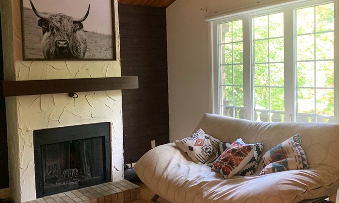 Lac Beauport Ski Chalet | Superb complete chalet