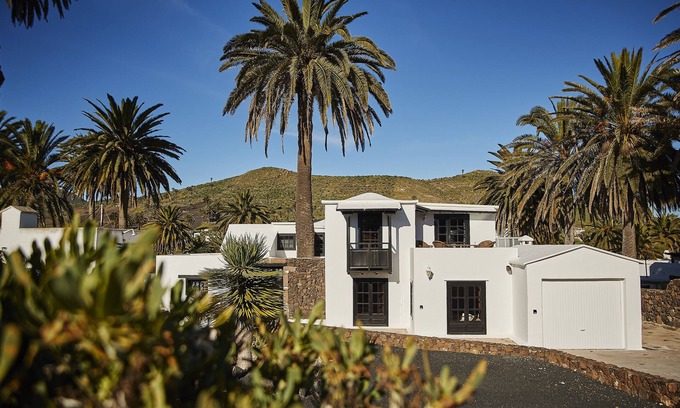 Haria House | Superb country house with heated, 12m pool!