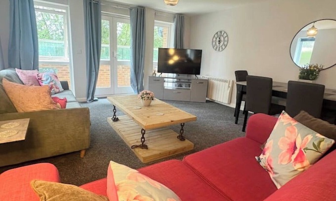 Derby Apartment | Superb Deluxe Large apartment