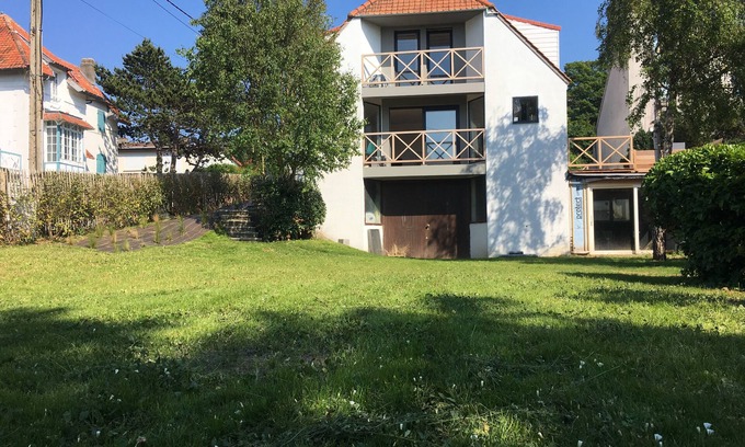 Wissant House | SUPERB FAMILY HOME IN THE CENTER OF WISSANT VILLAGE LARGE GARDEN SLEEPS 17
