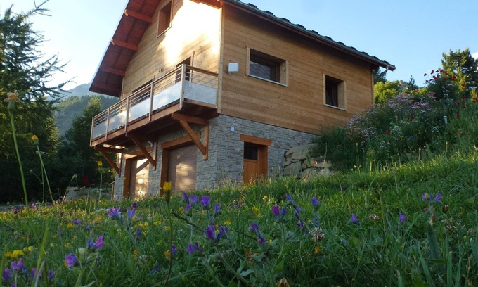 Saint-Michel-de-Chaillol Ski Chalet | Superb chalet close to the ECRINS slopes, mountain atmosphere, quiet, overlooking the valley.