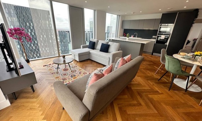 Castlefield Apartment | Superb High End MCR Apt Sleeps 6