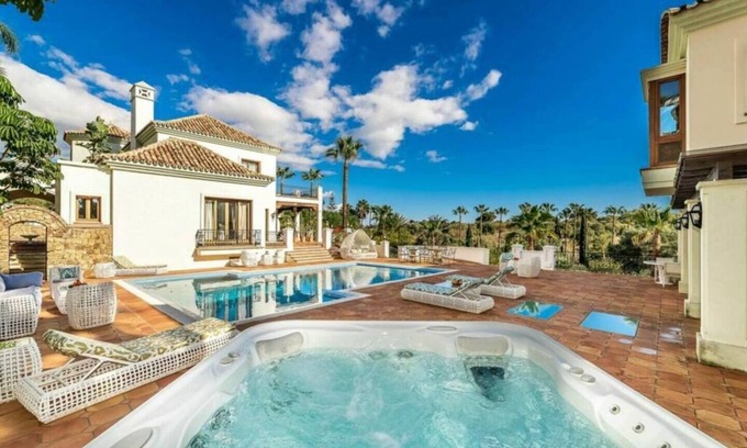 New Golden Mile Villa | Superb Mansion of 13 bedrooms, stunning garden and impressive views!