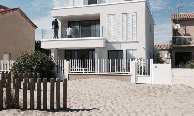 Carnon-Plage Apartment | Superb new apartment "feet in the water" exceptional view on the beach