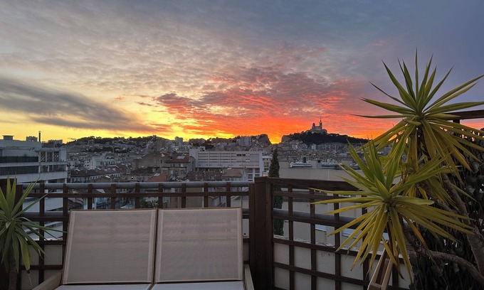 La Conception Apartment | Superb rooftop near Cours Julien