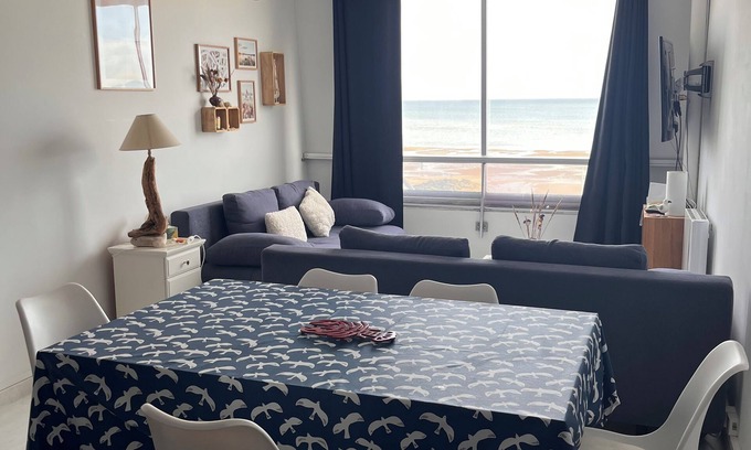 Courseulles-sur-Mer Apartment | *Superb sea view* 4/6-person apartment