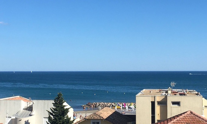 Carnon-Plage Apartment | Superb sea view 50 m from the beach, 50 m from the port