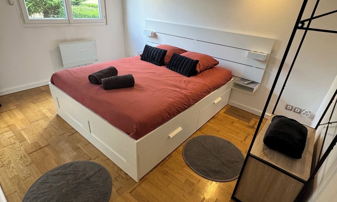 Beauvais Apartment | Superb studio in the center of Beauvais. Central yet quiet