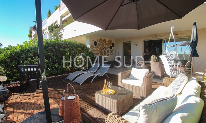 La Croix des Gardes Apartment | Superb terrace with sea view for your holidays in Cannes!