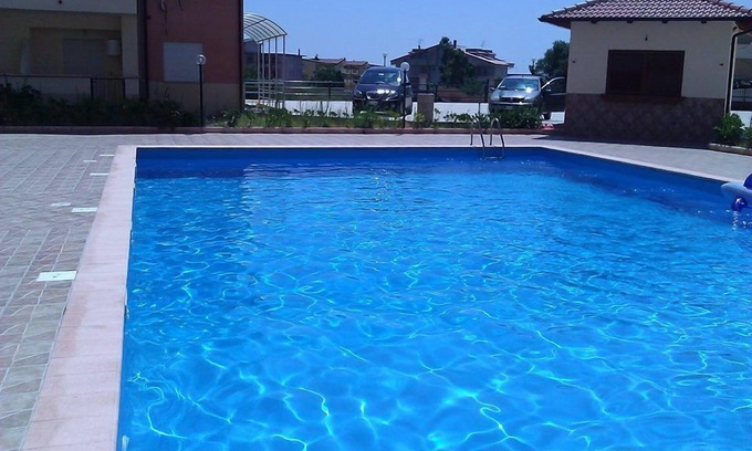Marina di Caulonia Apartment | Superb top floor three bedroom apartment with communal pool