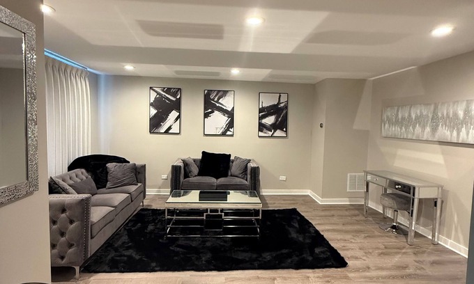 Chicago House | Superb townhome with Near Lake in vibrant Chicago