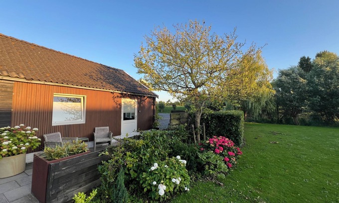 Krabbendam House | Superb vacation home with large private garden in rural setting.