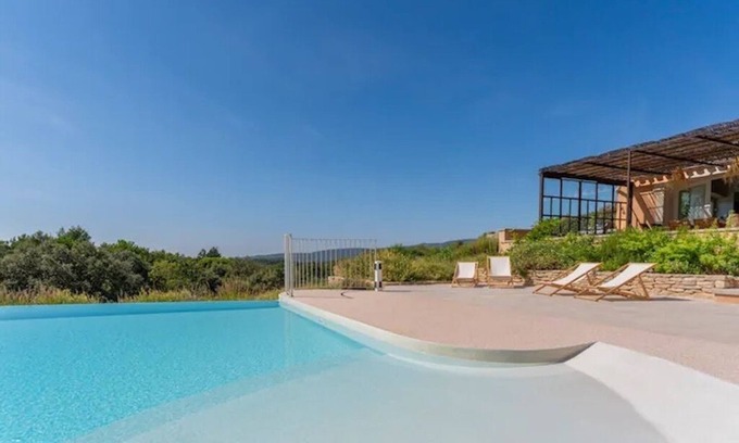 Goult Villa | Superb villa in Goult 5mn from Gordes, with infinity pool