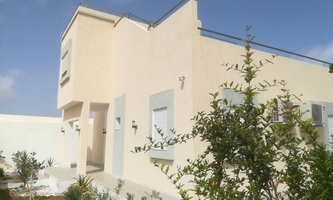 Houmt Souk Villa | Superb villa near the sea