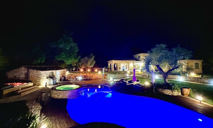 Alba-la-Romaine House | Superb VILLA standing SPA south ardèche cave bridge of arc nearby