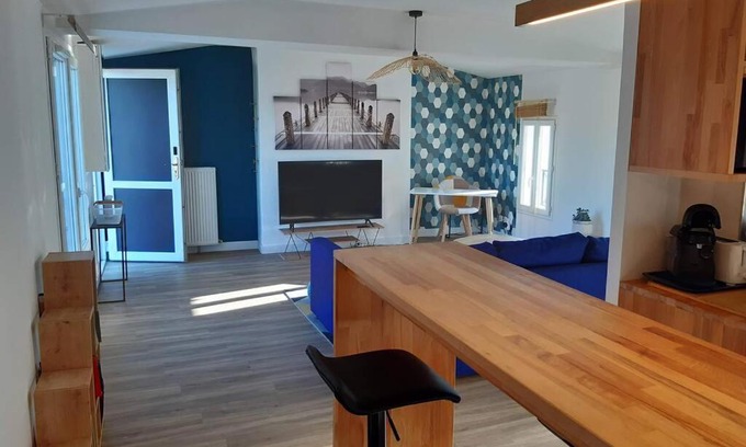 La Roche-Chalais Apartment | Superbe appartement rénové 4 personnes Le Zen Scandi au centre ville - Draps - Serviettes Parking -