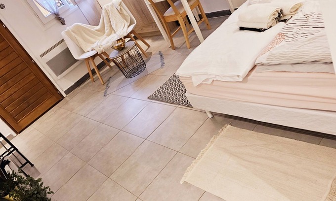 Orsay Apartment | Superbe Appartement Neuf à Proximité de la Gare du RER B LE Guichet