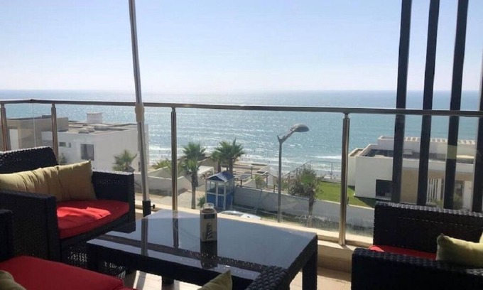 Plage des Nations Apartment | Superbe Appartement vue sur mer