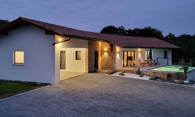 Iholdy House | Superbe Maison Neuve en Pleine Campagne