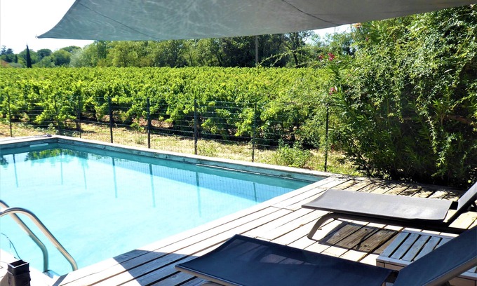 Bagnols-sur-Ceze House | Superbe mas Avec Piscine en Pierre au Milieu des Vignes Dans Domaine Viticole