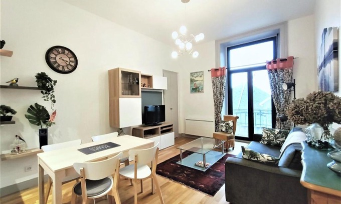 Aix-les-Bains City Center Apartment | Superbe T2 avec balconnets en centre-ville, 3*, proche thermes et lac ! - FR-1-555-47