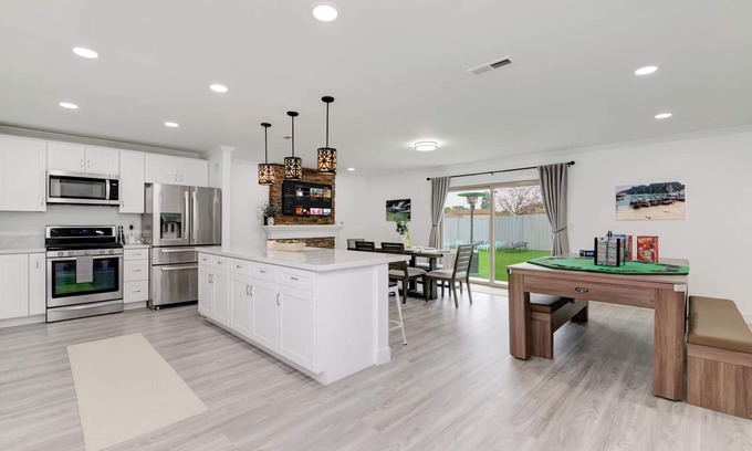 San Carlos House | SuperHost, Arcade Room, Movie Room, Fire Pit, near SDSU, 4 bedrooms, sleeps 12