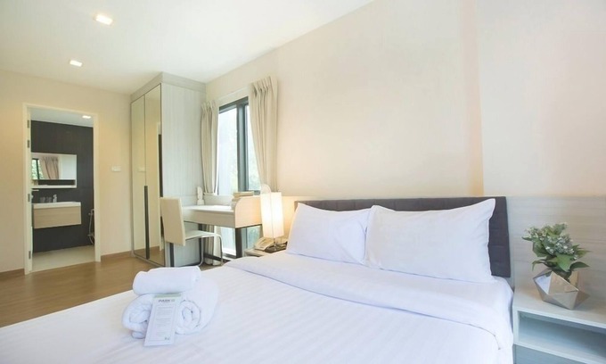 Khlong Tan Nuea Apartment | Superior 1 Bedroom C