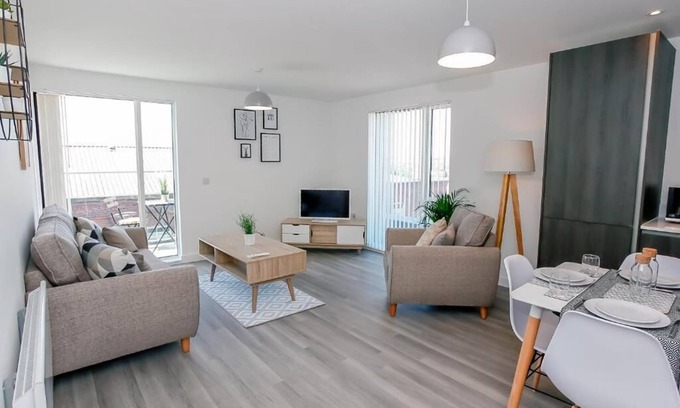 Manchester City Centre Apartment | Superior 2 Bedroom Apartment with Balcony