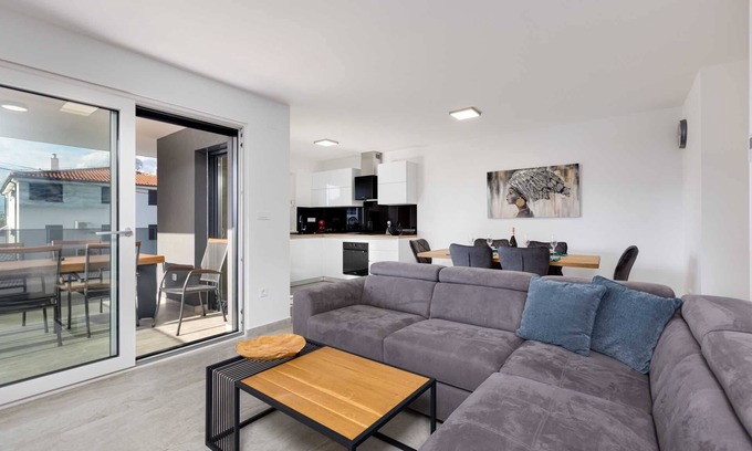 Vantacici Apartment | Superior Apartment II. Near the Beach