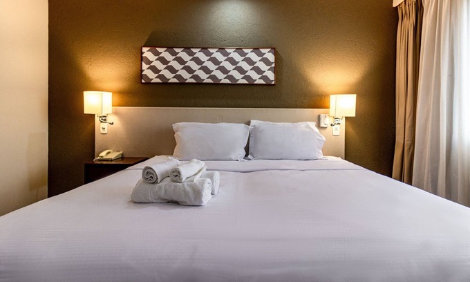 Brooklin Novo Apartment | Superior apartment with 1 queen bed.