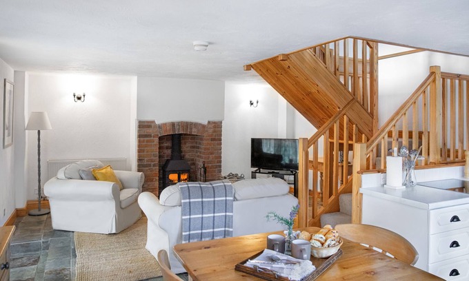 Hartland Cottage | Superior Cottage with Garden View Vine Cottage at Downe Cottages