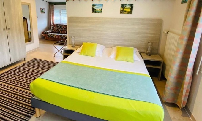 Girmont-Val-d'Ajol Apartment | superior double room