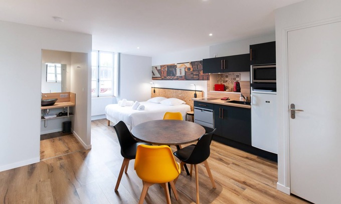 Malicorne-sur-Sarthe Apartment | Superior apartment 4 pers