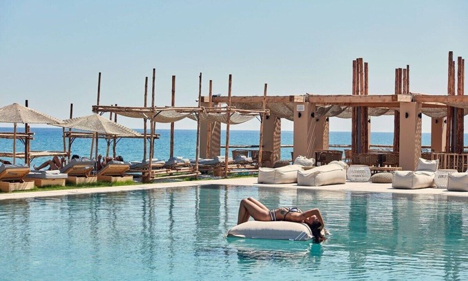 Kavros Apartment | Superior Garden Room Outdoor Jacuzzi Sea-Glance Terrace