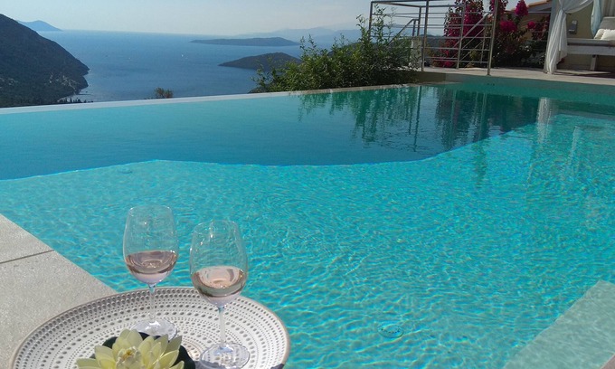 Fternon Villa | SUPERIOR LUXURY VILLA NEAR NIDRI OVERLOOKING MIKROS GIALOS BEACH
