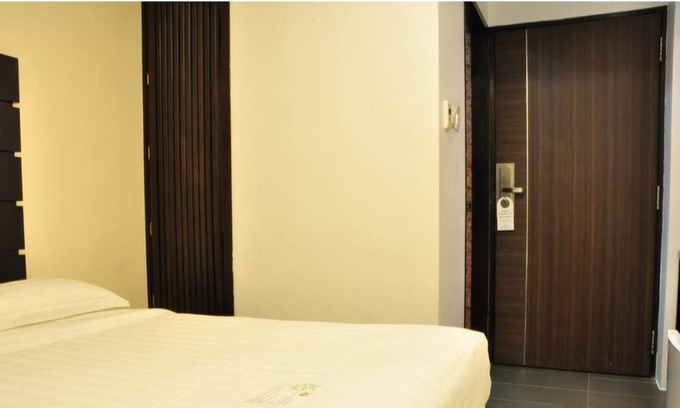 Kampong Glam House | Superior Room (Queen Bed), no window @ basement #04