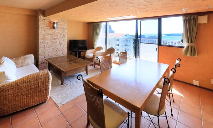Katsuura House | Superior room with living room and kitchen Twi / Katsuura Chiba