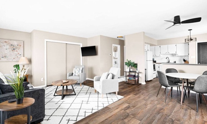 Superior House | Superior's Itty-Bitty Inn